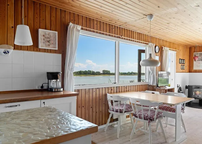 Rajna - 30m From The Sea By Interhome